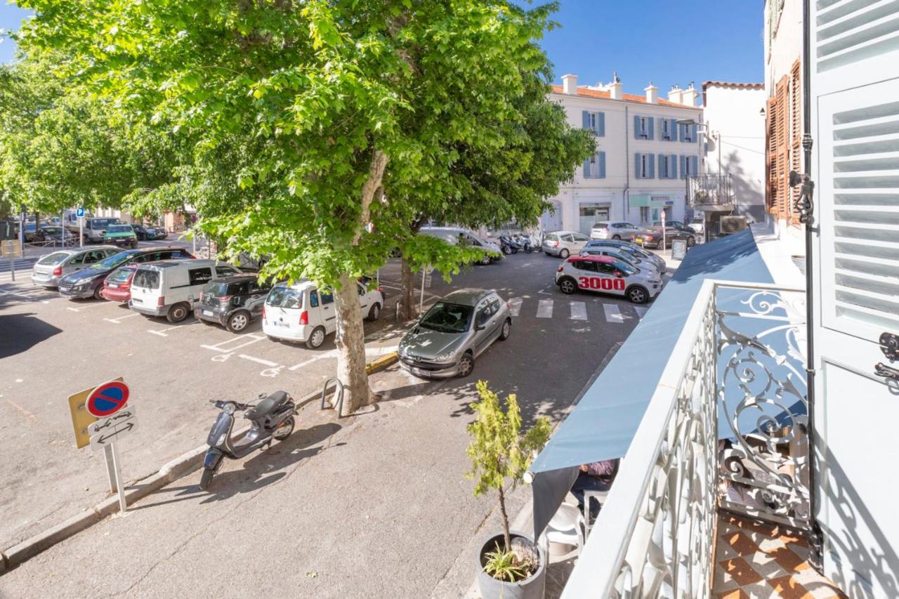 Place Amiral Barnaud Antibes Kültér fotó